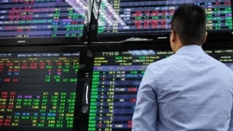 Cổ phiếu trụ trở lại giúp VN-Index bật tăng 13 điểm